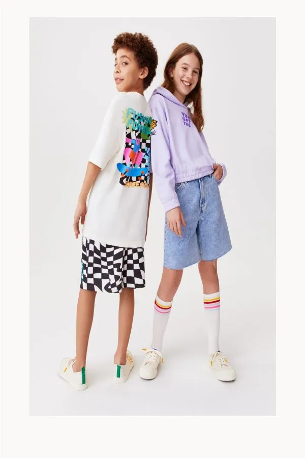 Gyerekek Dressy Kidz ruhákban
